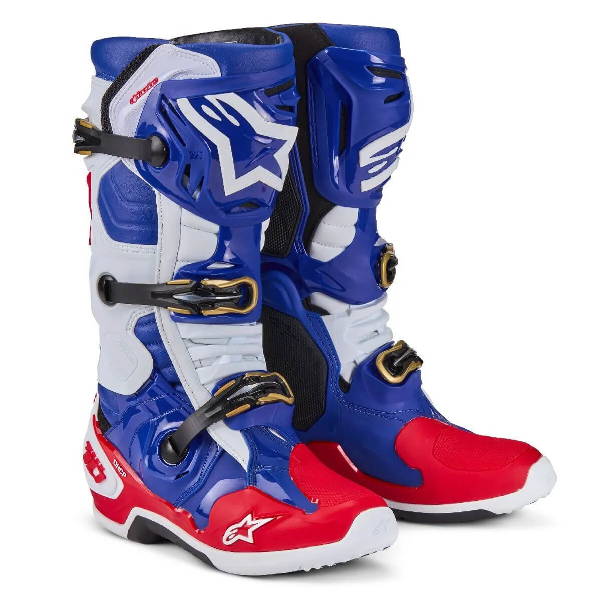 foto da bota de motocross alpinestars tech 10 union edição limitada cor azul, branco e vermelho. a bota alpinestars tech 10 é considerada a melhor bota de motocross do mundo quanto a conforto e segurança tanto contra impactos, quedas, torções no tornozelo e fraturas. a bota de motocross alpinestars tech 10 é a mais utilizada no mundo entre os melhores pilotos profissionais de motocross do ama supercross, ama motocross e mundial de motocross.