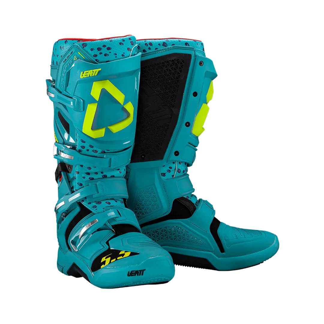 foto da bota de motocross leatt gpx 5.5 aqua cor azul.