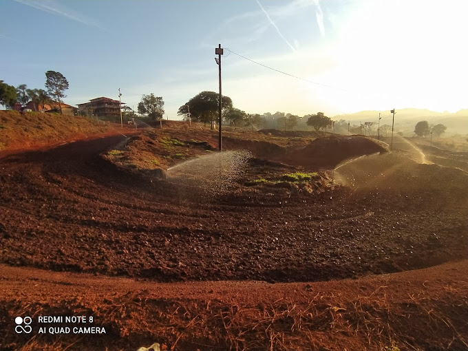 fotografia do centro de treinamento 582 MX em Carmópolis de Minas, Minas Gerais. CT 582 MX onde acontece aulas de motocross da Balbi School.