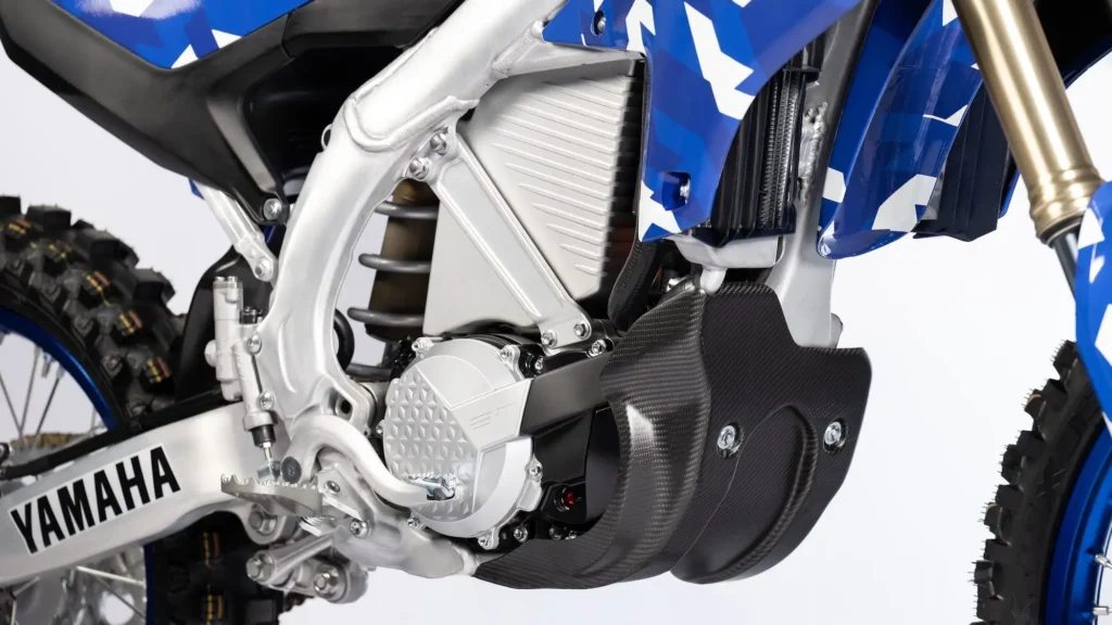 imagem do motor elétrico da moto de de motocross elétrica Yamaha YE-01 Racing Concept
